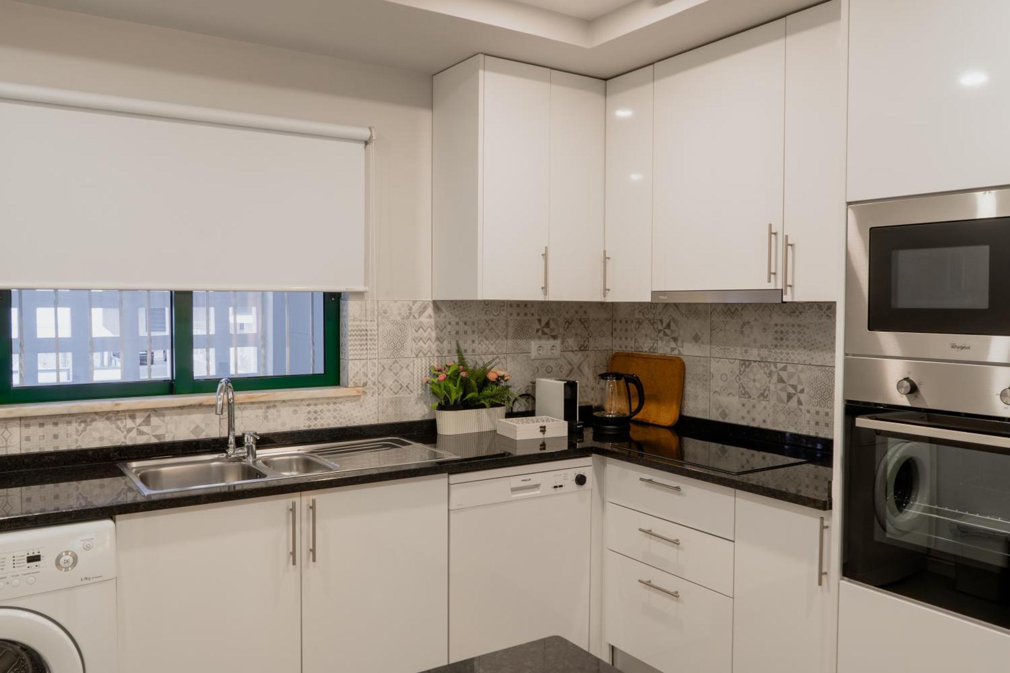Comfort Zone Beach Apartment Quarteira Bagian luar foto