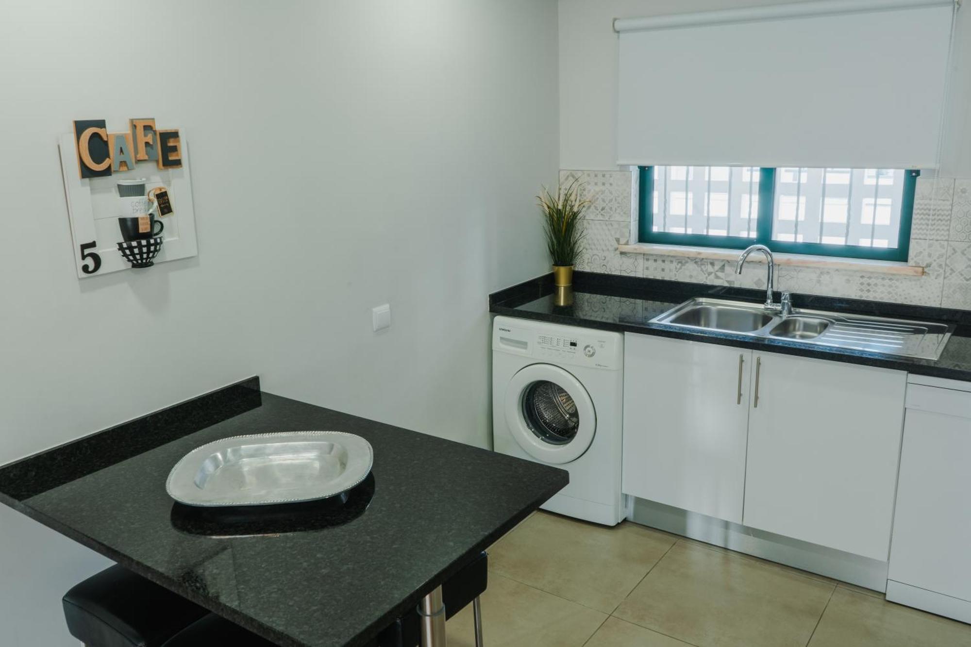 Comfort Zone Beach Apartment Quarteira Bagian luar foto